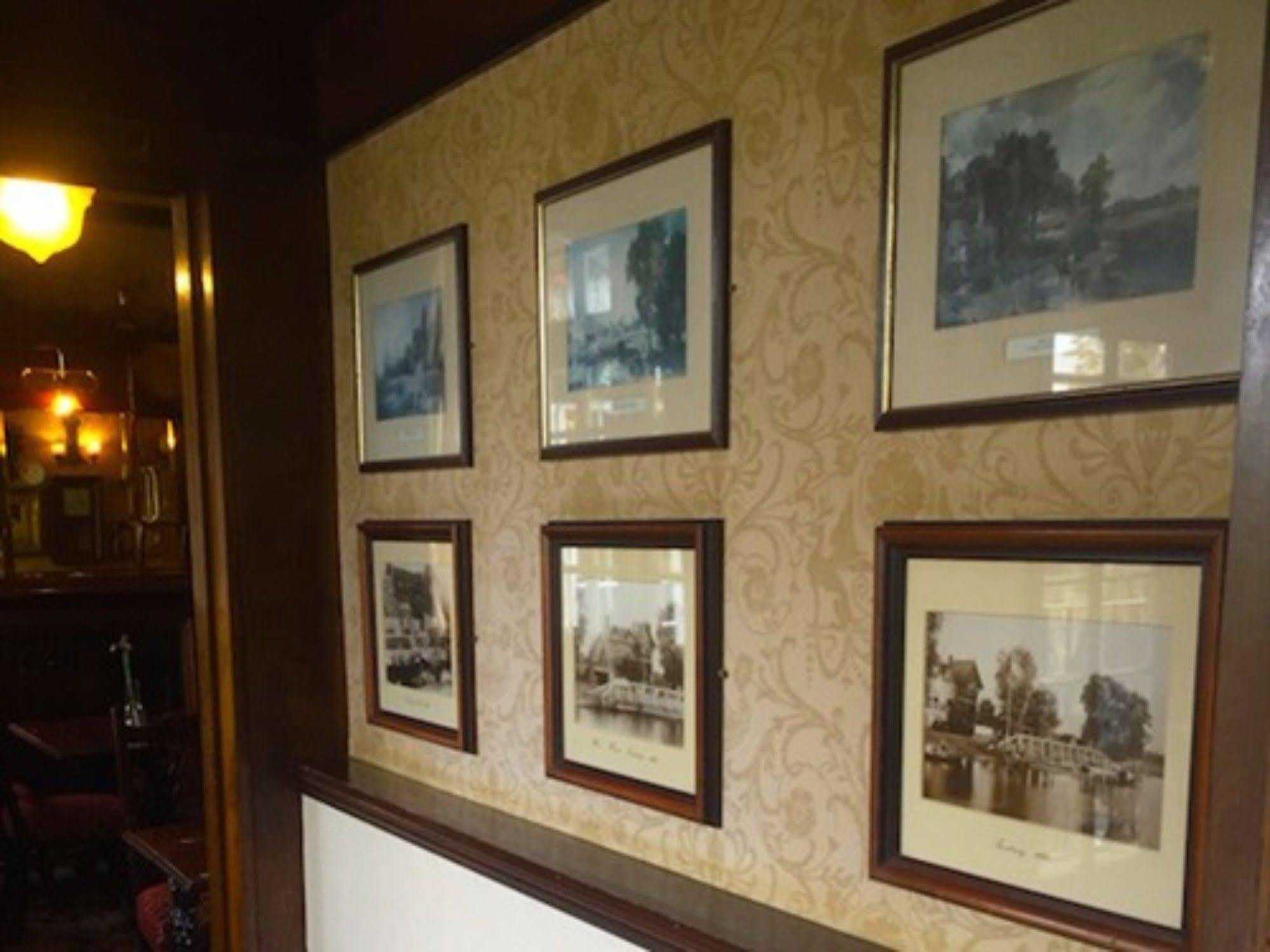 The Weir Hotel Walton-on-Thames Esterno foto