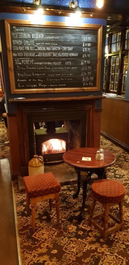The Weir Hotel Walton-on-Thames Esterno foto