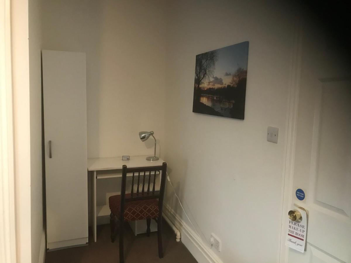 The Weir Hotel Walton-on-Thames Esterno foto